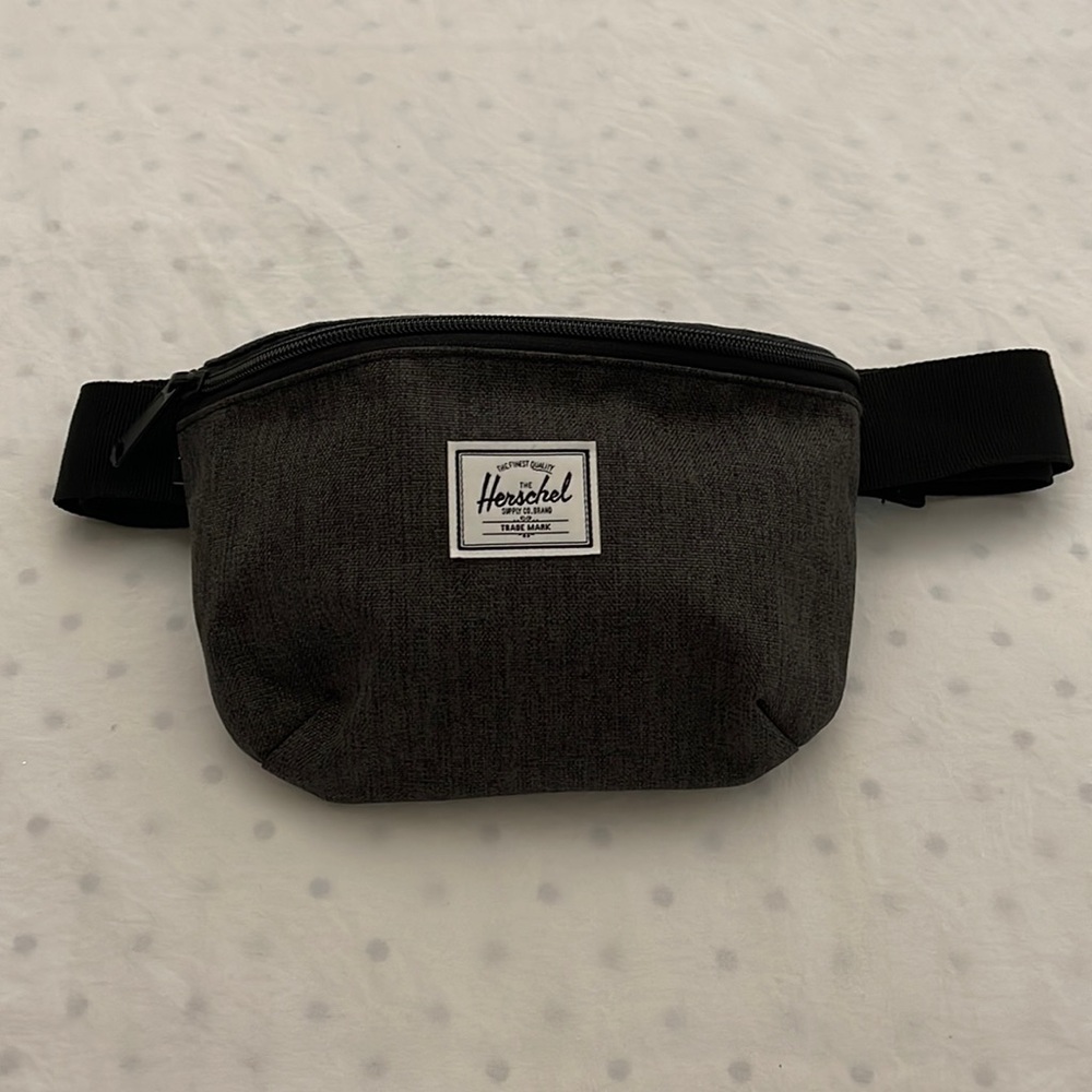 NWOT Herschel Suppy Co. Fanny Pack